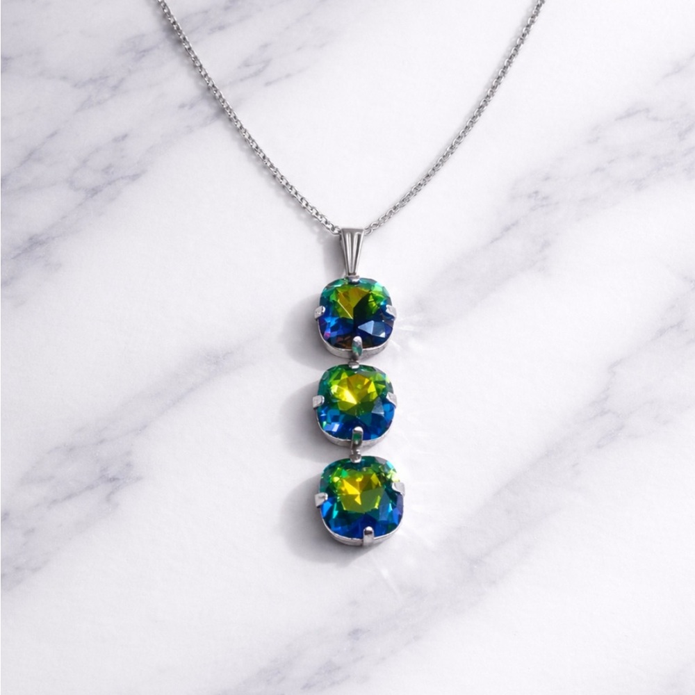 Triple Crystal Pendant Necklace in Blue-Green